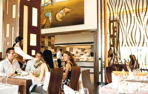 Hacer reservación con desayuno suele encarecer la cuenta final y no siempre conviene.