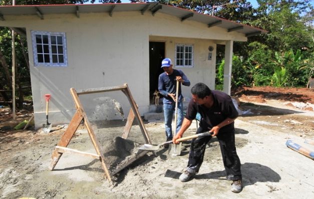 Las unidades básicas que se construyen con el programa Techos de Esperanza son de 40.8 metros cuadrados, 2 recámaras, sala comedor, cocina, baño higiénico con tanque séptico o biodigestor séptico.(Archivo)