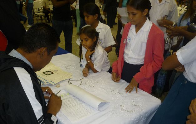 Firmas consultoras advierten al Gobierno de las consecuencias de sus acciones.(Archivo)