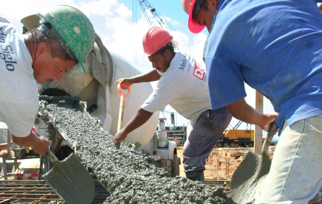 Estado asegura que el impuesto y la suspensión de Barro Blanco es para bien.(Archivo)