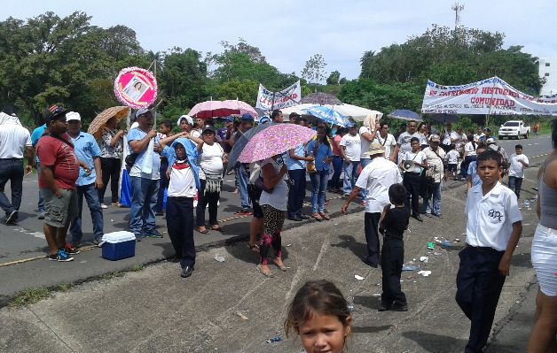 Quieren evitar que su escuela sea trasladada.(Mayra Madid)