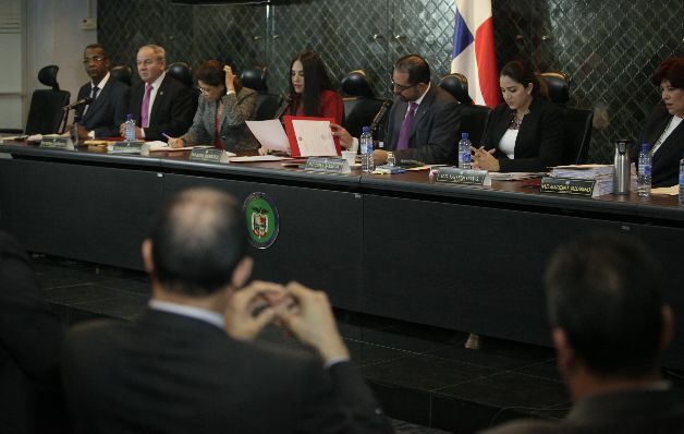 La Comisión de Credenciales está ante otro duro reto.(Víctor Arosemena)
