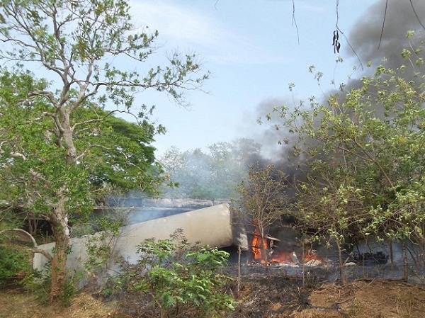 Articulado se incendió. / Foto: Elena Valdez
