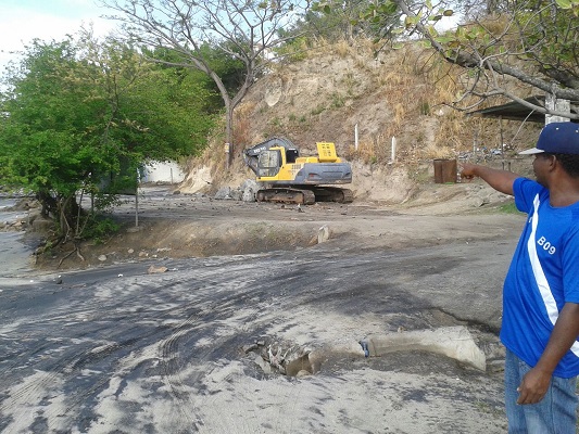 El mar llegó hasta los estacionamientos playa, aguaje, marea alta, fondo de mar