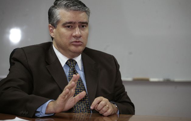 Selectividad. El ministro de Economía y Finanzas, Dulcidio De La Guardia, recibiría un trato especial, tras conocerse del pago de siete millones de dólares a favor de la empresa Cobranzas del Istmo S.A. y después de ordenarse una investigación por supuesta lesión patrimonial.