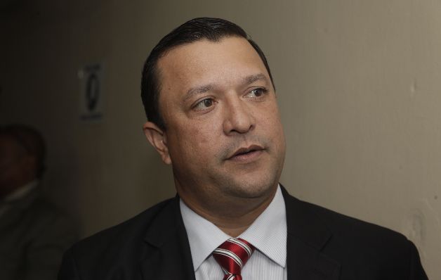 Afrontó la renuncia. En el mes de marzo, Edwin Cárdenas renunció a la dirección del Instituto de Mercadeo Agropecuario (IMA), luego de reconocer que mantenía en la planilla de esa institución a varios familiares y allegados. Todas estas personas abandonaron la entidad.