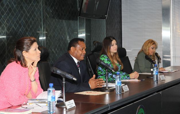 Ana Matilde Gómez, Héctor Valdés y Katleen Levy fueron los jueces.