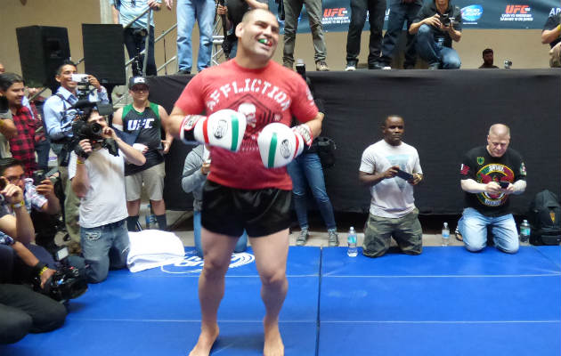 Velázquez busca consolidarse como el mejor peso pesado del UFC. / Foto: Enyoline Barría