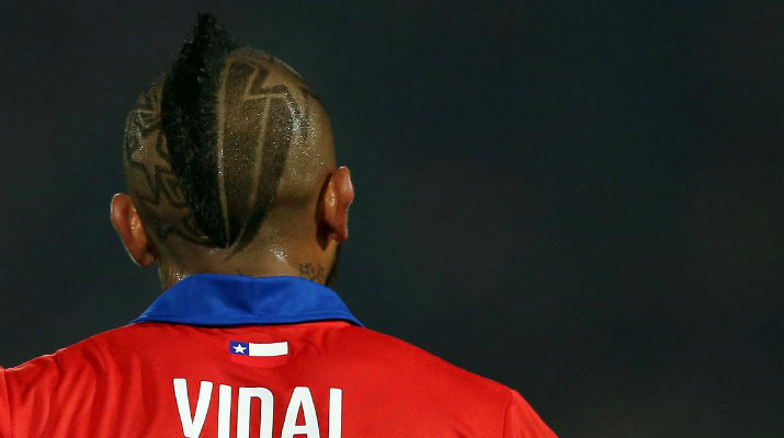 El chileno Arturo Vidal es fiel a su estilo sumamente original. / Foto: EFE