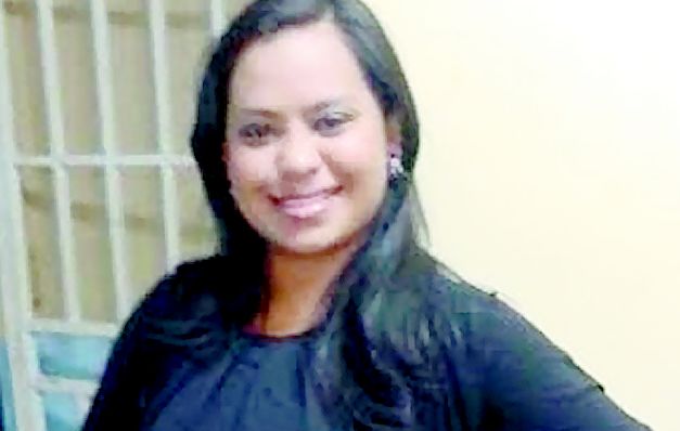 "La educación en Panamá es regular, ni buena ni mala, pero se deben cambiar los planes de estudio porque están obsoletos y además incluir cosas que le llamen la atención al estudiante. Además, se debe ilustrar a los docentes en lo más actual, como enseñar con una nueva tecnología y así poder obtener mejores resultados, eso es muy importante". Erradicar escuelas rancho, otra promesa incumplida