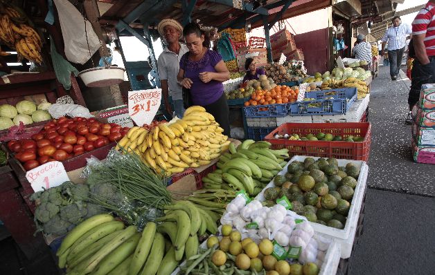 Consumidores sienten alza en la mayoría de los alimentos. / Archivo Gobierno tiene abandonado sector agropecuario del país