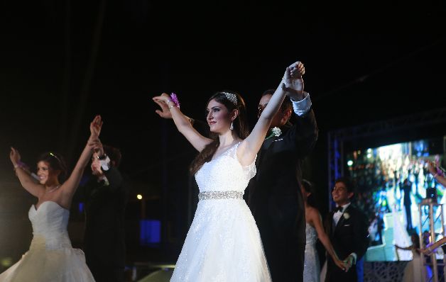 Momentos de la esperada coreografía. / Shino HS Esplendor, belleza y calidad artística