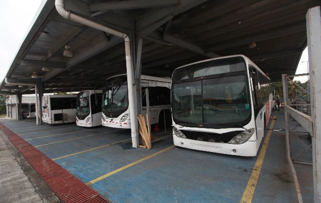 Según el operador de metrobús, Antenor Guadamuz, la empresa Mi Bus tiene actualmente 1,236 unidades, pero, aproximadamente unos 900 están circulando en las calles, pero la mayoría está en mal estado.