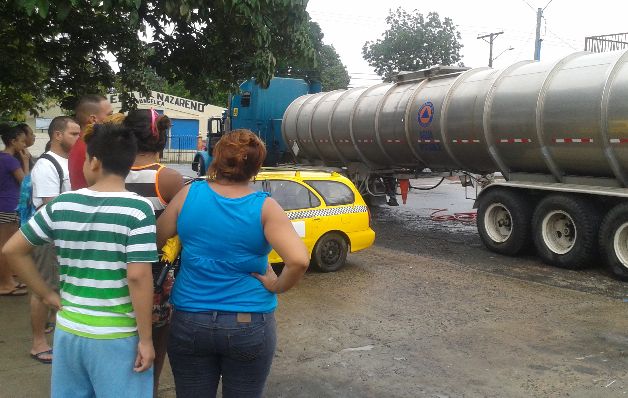 Consideran que la distribución en camiones no es la solución. / Pablo Castillo Suministro de agua en todo Panamá Oeste se reestablece poco a poco