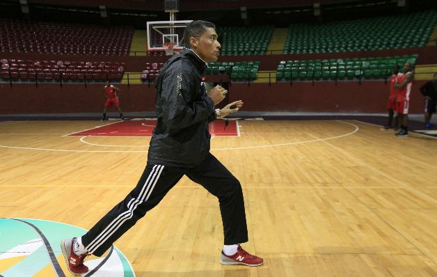 La preselección nacional de baloncesto cuenta con los servicios del preparador físico Julio Toral, el cual tiene la responsabilidad de acondicionar al equipo panameño para su viaje a México. Vino a poner su granito de arena