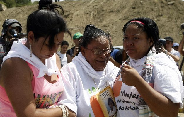 Investigadores dicen desconocer el número de víctimas. / EFE Colombia inició la mayor exhumación de su historia