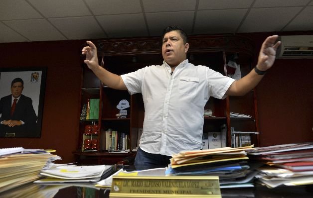 Mario Valenzuela, alcalde de Badiraguato. Persiste la leyenda de 'El Chapo' como un capo generoso