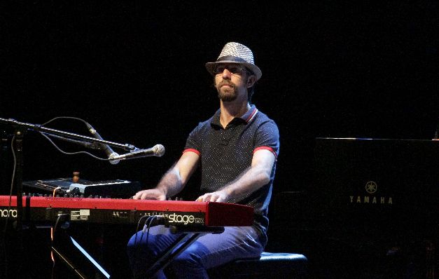 Matías Chapiro, un maestro del piano, gozó e hizo gozar con su arte. / Jaime Cordero Espectacular noche