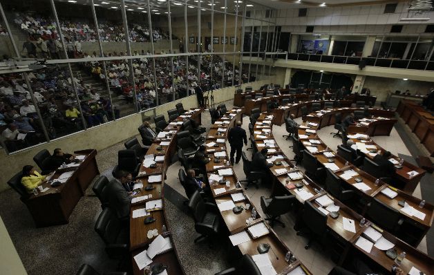 Esperan decisión de la CSJ sobre dualidad de salarios