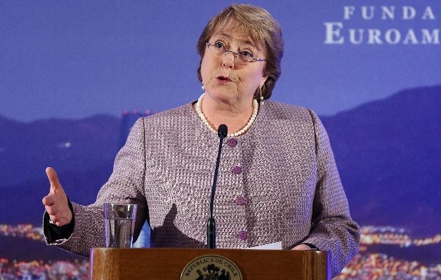 Michelle Bachelet / EFE Evo propone al papa como garante en diálogo con Chile