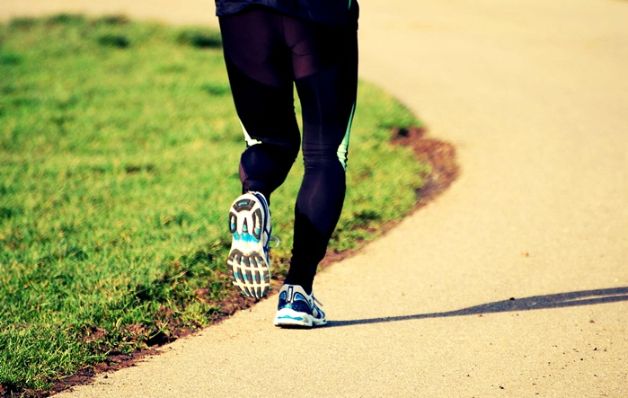 Cuando el calzado es nuevo, ya sea para una disciplina en específica, debe ajustarse a tu pie. 'Zapatero, a su zapato': lo que debes conocer