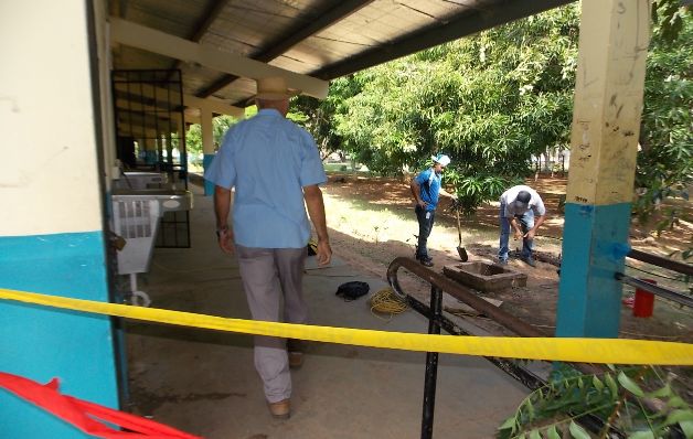 Por un cortocircuito suspendieron las clases en escuela de La Villa. / Zenaida Vásquez Cambios en el clima afectan condiciones de las escuelas