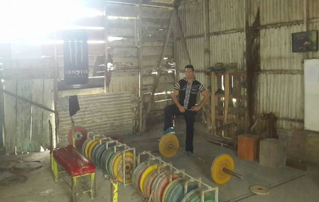 Máximo Viquez, campeón centroamericano, entrena en estas condiciones. / Cortesía Atletas harán sentir su voz
