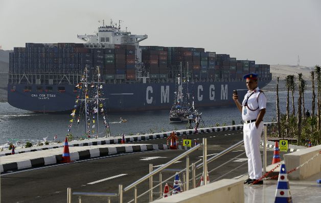 Egipto inauguró nuevo canal de Suez, un ícono del comercio marítimo