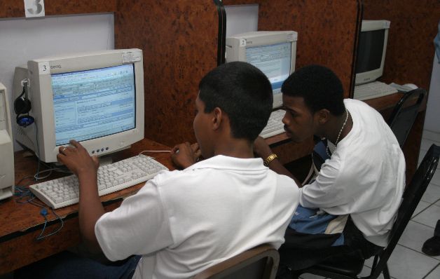 Jóvenes deben hacer elección