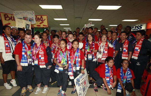 2. La foto del recuerdo, con todos los ganadores y parte de la delegación. Medallas ganadas con mucho sacrificio