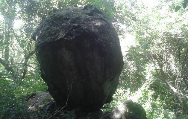 Enormes piedras se pueden apreciar en el área. / Pablo Castillo Charco Azul, hermoso lugar en las montañas de Chame
