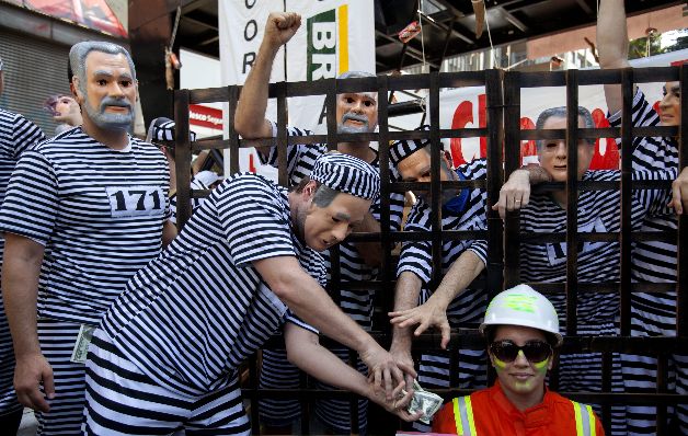 Exigen en Brasil el fin del gobierno de Dilma Rousseff 