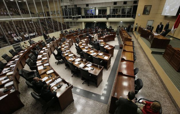 Ejecutivo no puede inmiscuirse en el Legislativo para bajar anteproyecto