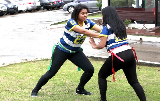 Las White Navys han ido perfeccionando sus técnicas con cada partido. Esta es la segunda vez que este equipo disputa este torneo de ascenso. / Anayansi Gamez White Navys, la familia de legionarias