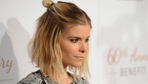 El "half bun" de la actriz Kate Mara ha dado la vuelta al mundo. / Archivo Atrévete a darle un giro a tu peinado