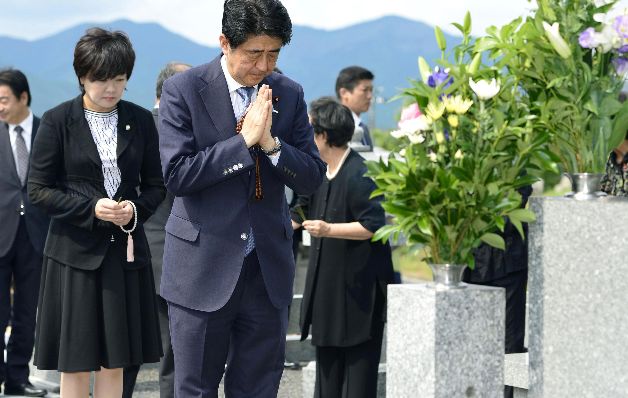 Abe pide disculpas por las agresiones de Japón durante la guerra