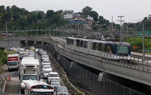 Estación del metro abre sus puertas con 2 meses de retraso