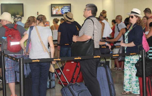 Promoción limita beneficio del aeropuerto de Río Hato 