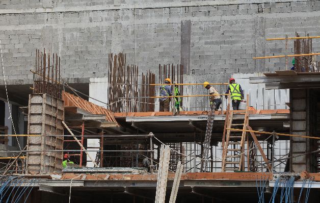    Baja ritmo de crecimiento  del sector  construcción 