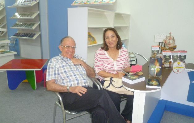 Sus libros ayudan a gravitar hacia  bien 