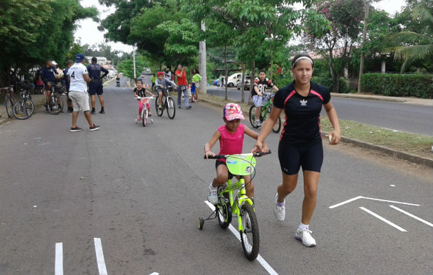 Niños y adultos gozaron de la actividad.