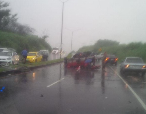 Accidente cerca al Chino Panamaño./Foto @JhonyMosquera
