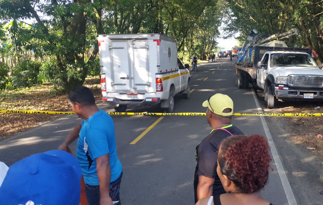 Tras el incidente familiares de varios conductores de tractor del área llegaron al lugar. / Foto: Leonardo Machuca Tras el incidente familiares de varios conductores de tractor del área llegaron al lugar. / Foto: Leonardo Machuca
