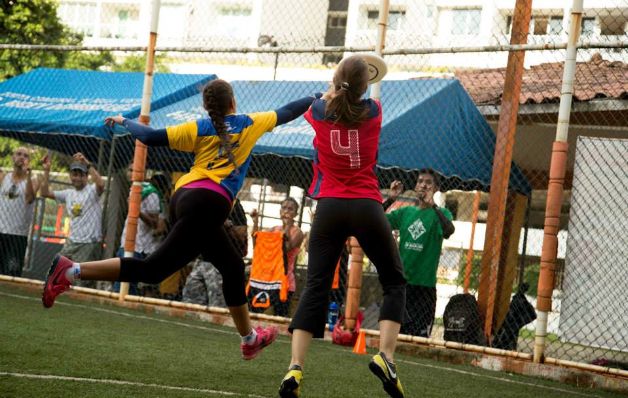 La idea central es poder crear un movimiento deportivo en Panamá en el que las mujeres se sientan libres y puedan demostrar su talento en el terreno de juego. / Cortesía 'Ultimate', la nueva tendencia