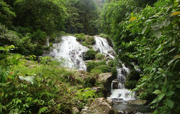  La impresionante cascada El Bermejo del parque  Santa Fe 