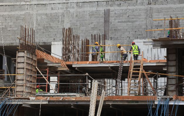 MEF, una administración de espaldas a la economía