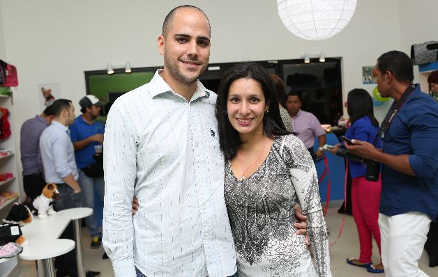 4. Óscar Agostini y Jennifer Hernández. Apertura de 'boutique-spa' para mascotas