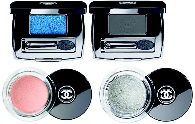 Con el azul siendo la sombra más adecuada para el maquillaje del párpado, esta paleta de sombra de ojos es la estrella de la línea. Maquíllate con azul metálico