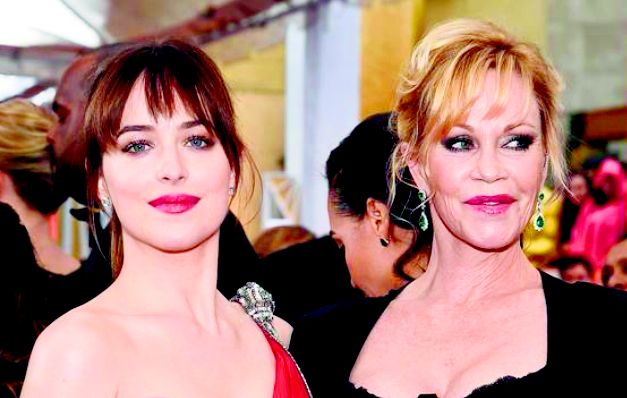 Dakota Johnson es hija de Melanie. Ella protagonizó "50 Sombras de Grey". Melanie Griffith, en la belleza