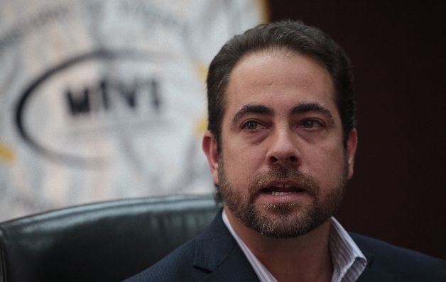 Etchelecu trata de justificar sus errores en proyectos del Miviot